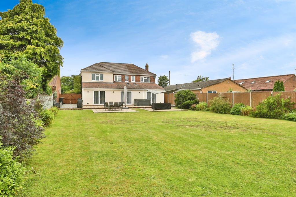 Property photo 2 of 18