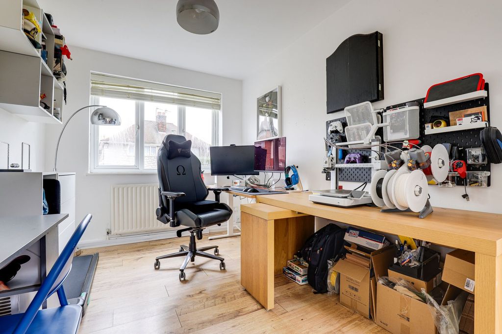 Property photo 3 of 24