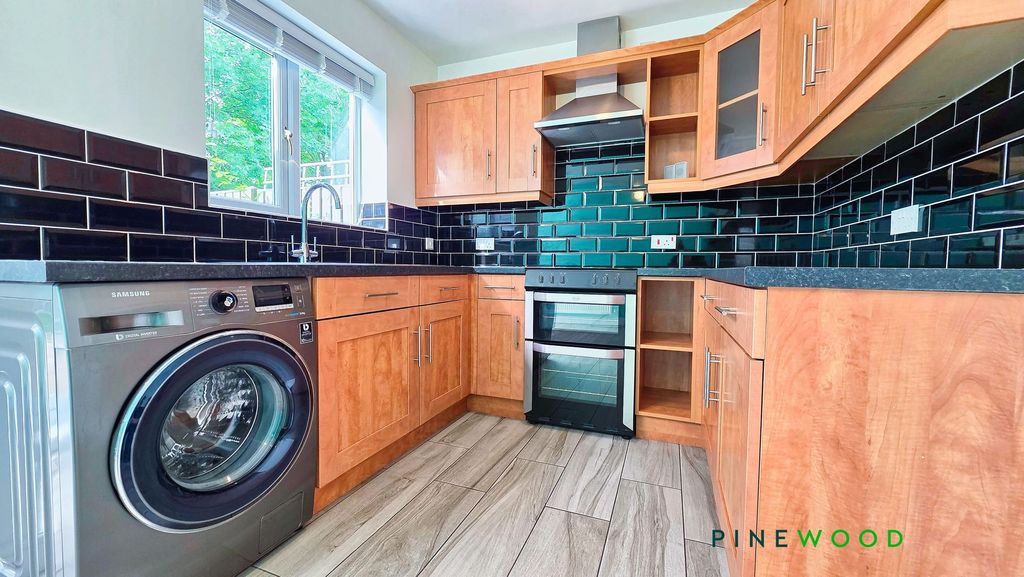 Property photo 2 of 15 Kitchen Diner