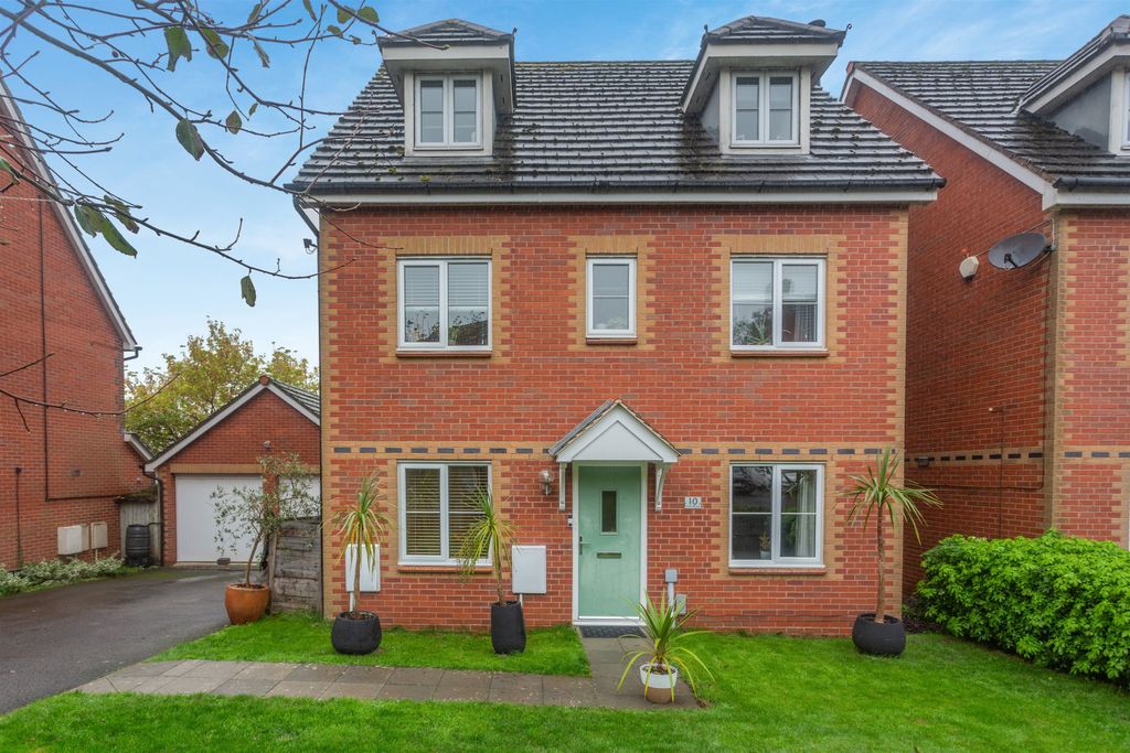 Property photo 1 of 34