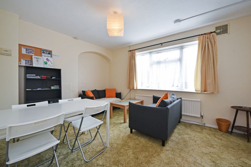 Property photo 2 of 17 Ph19_4955599