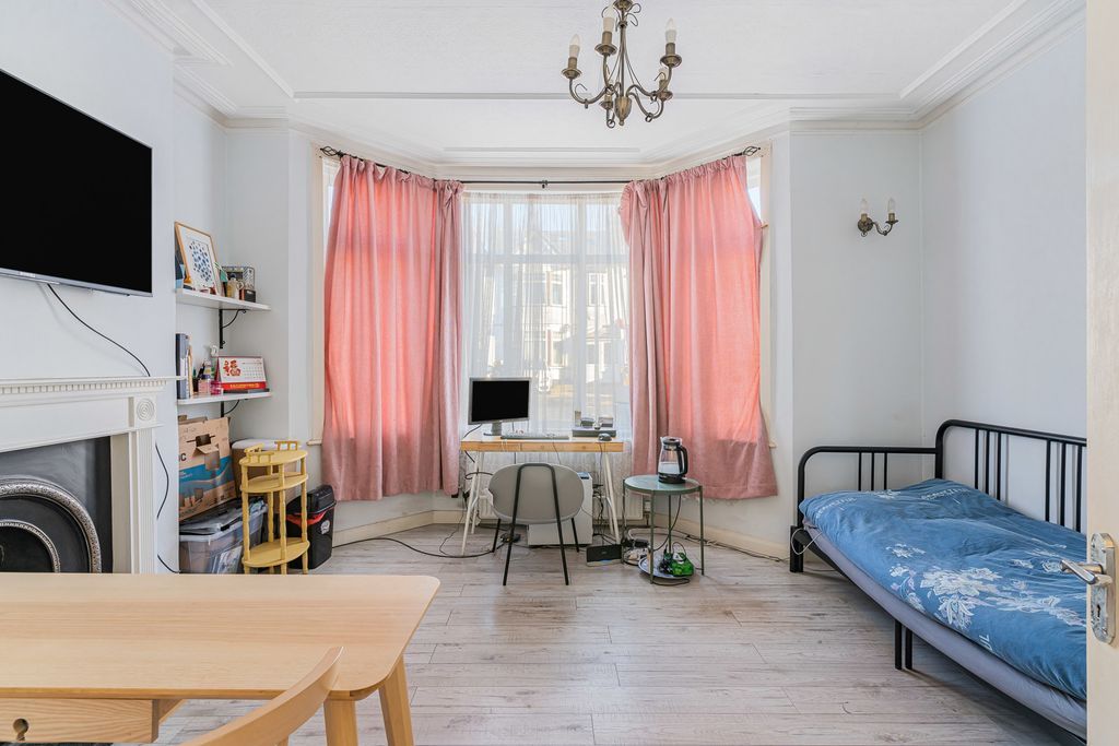 Property photo 2 of 20 Reception Room