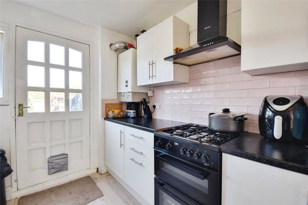 Property photo 2 of 15 Kitchen