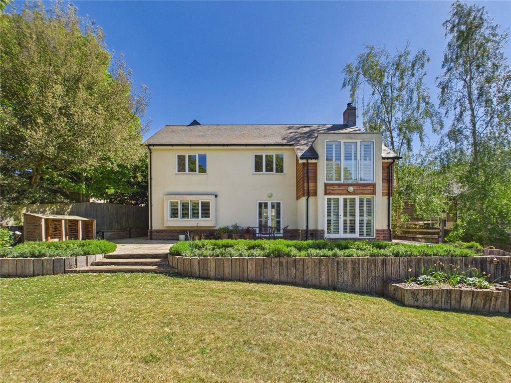 Property photo 2 of 19 Picture No. 30
