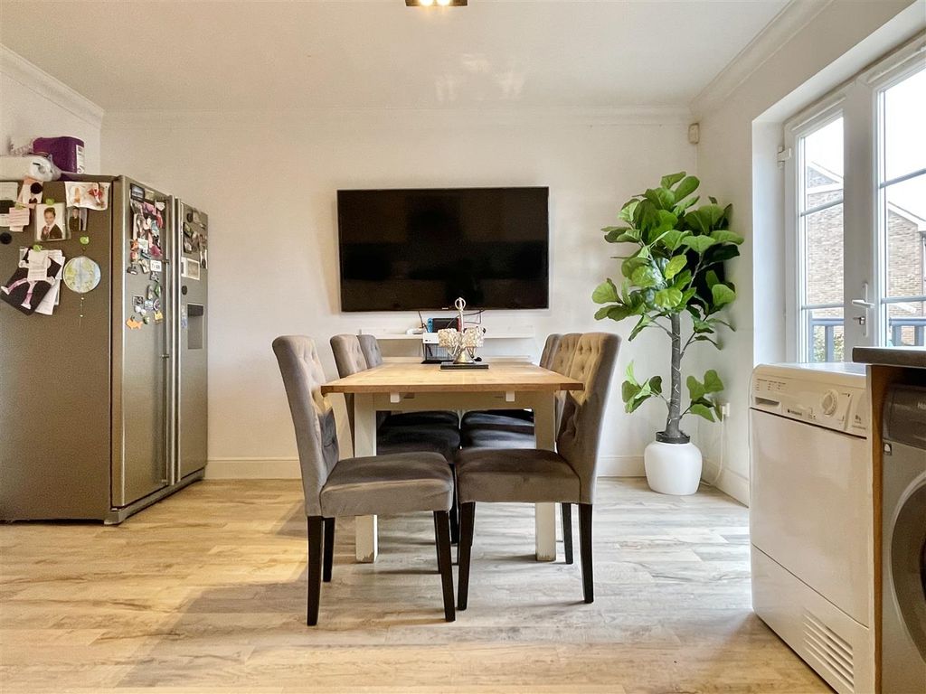 Property photo 3 of 29 Kitchen/ Diner