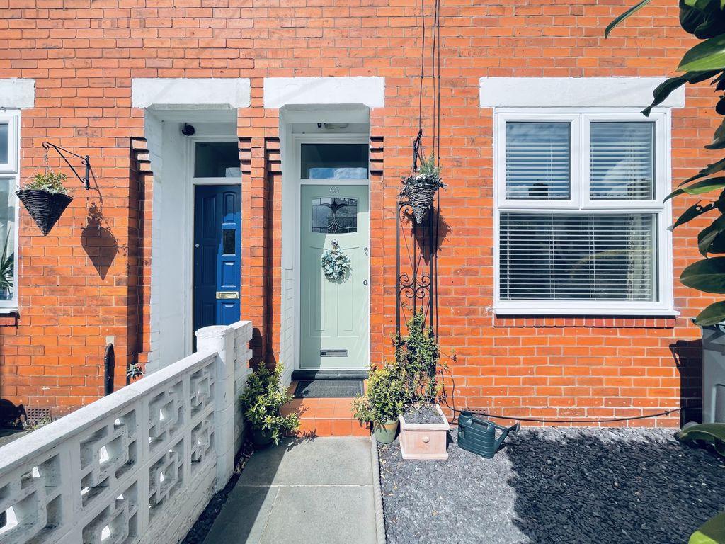 Property photo 1 of 20 Henwood Front External