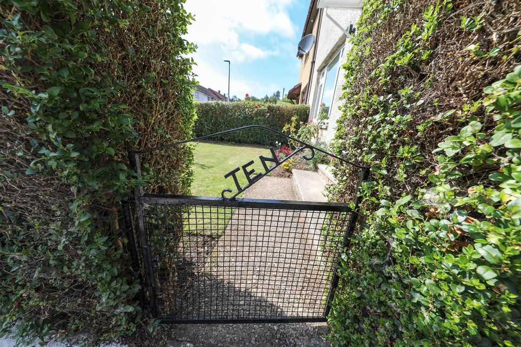 Property photo 3 of 21 C