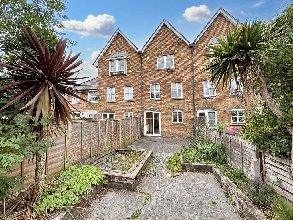 Property photo 3 of 12