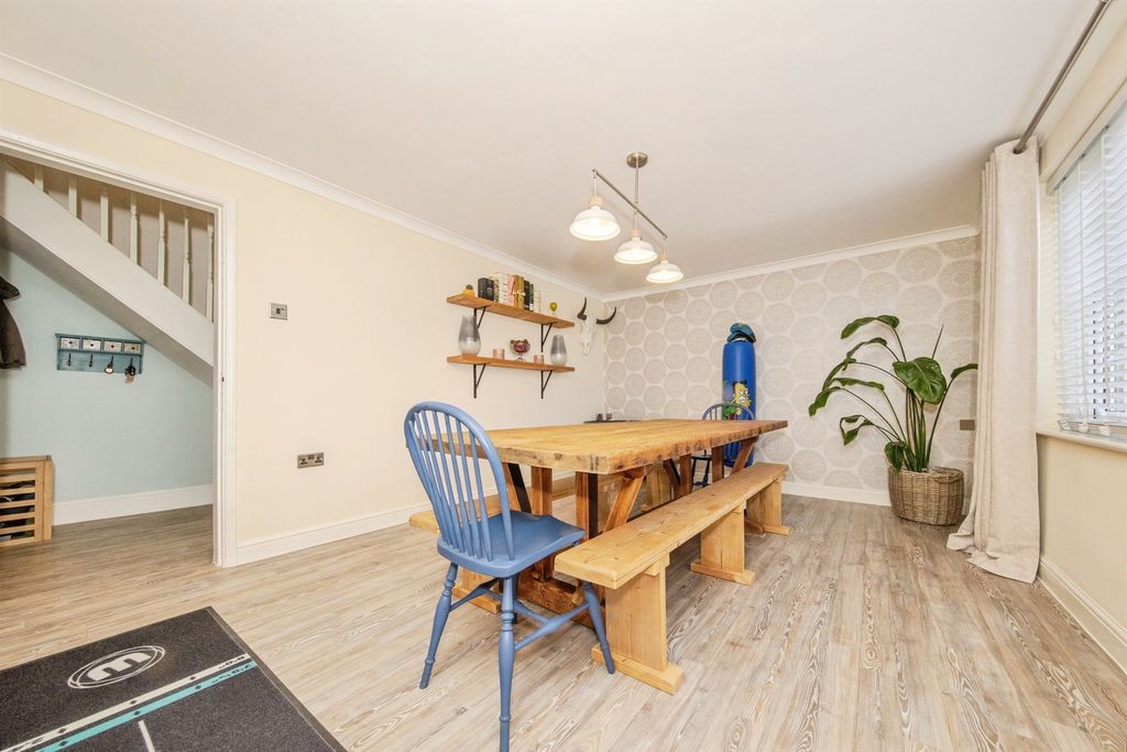 Property photo 3 of 26