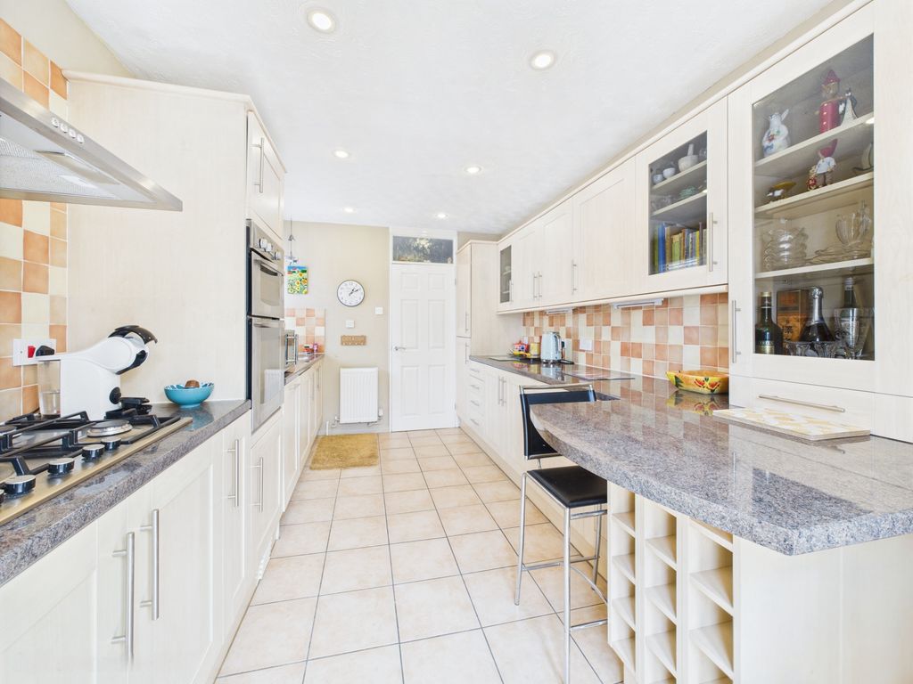 Property photo 2 of 10 Photo 8