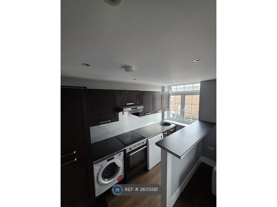 Property photo 2 of 9 Kitchen