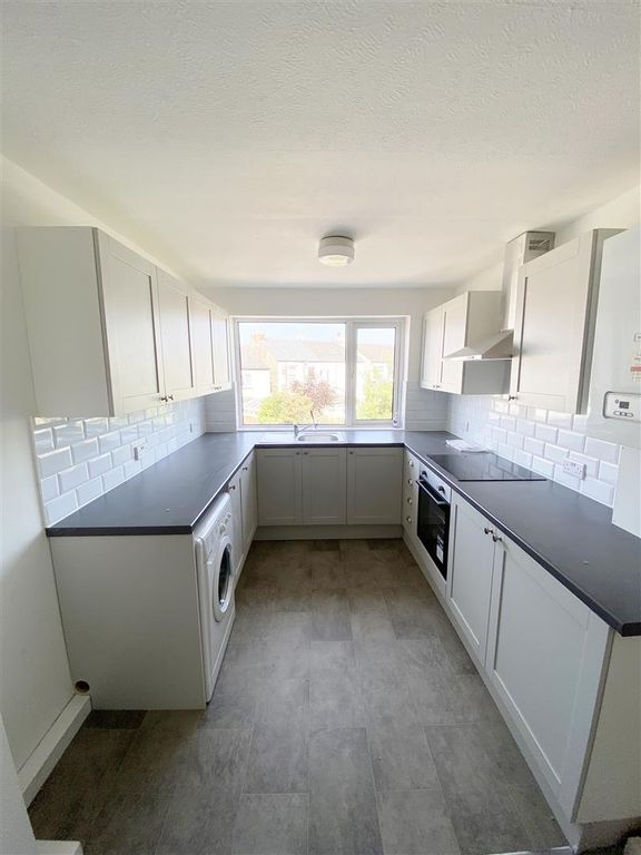 Property photo 3 of 12 Kitchen/Dining Area
