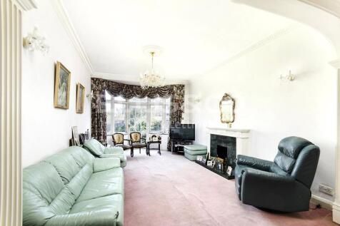 Property photo 2 of 10 85138_Flat_Golders_Green_Road_London_Nw11_9Al_4S_Img_03_0000_Max_476x317