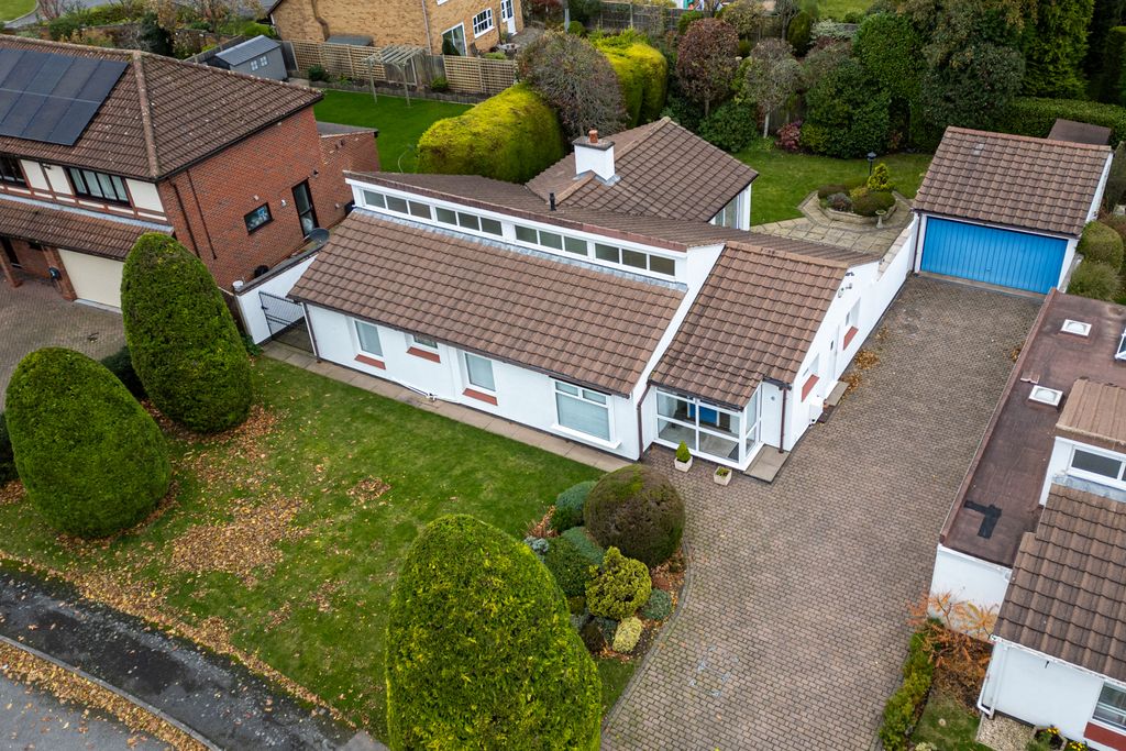 Property photo 2 of 52