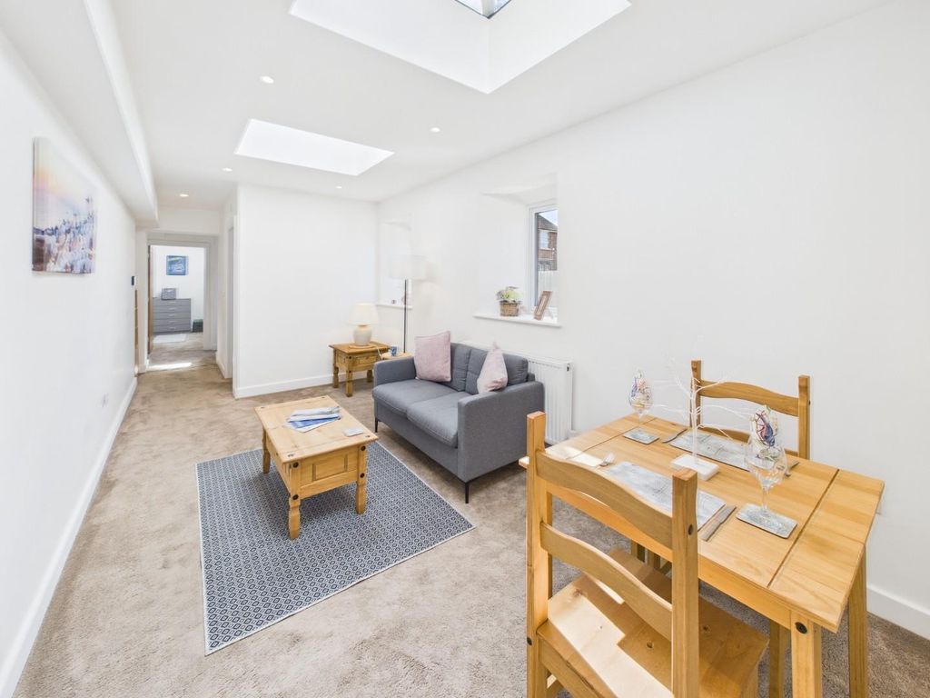 Property photo 3 of 28 Cam01576G0-Pr0321-Still017.Jpg