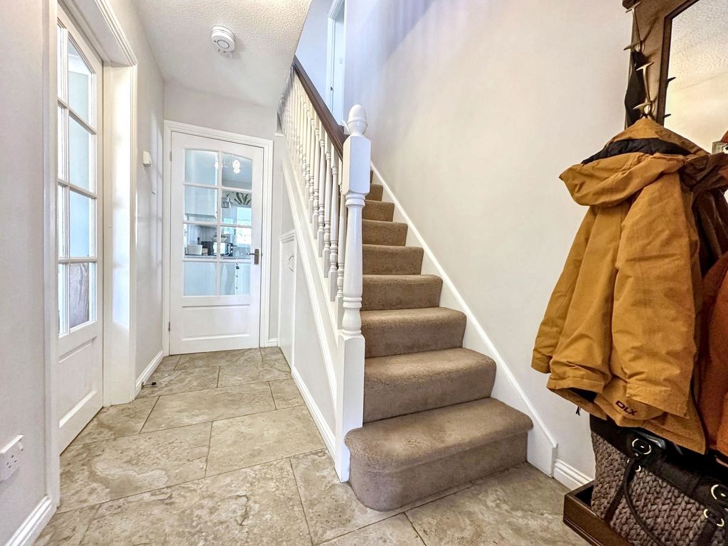 Property photo 3 of 23