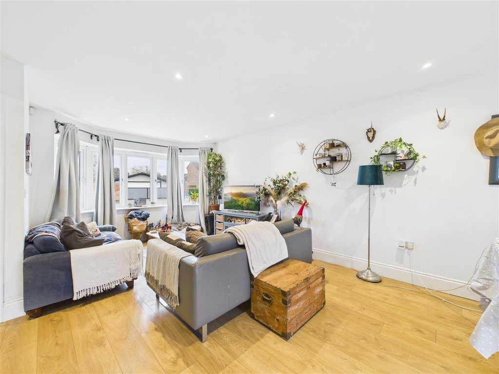 Property photo 3 of 14