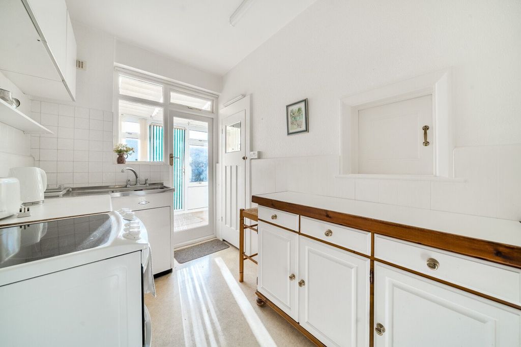 Property photo 3 of 20 Picture No. 12