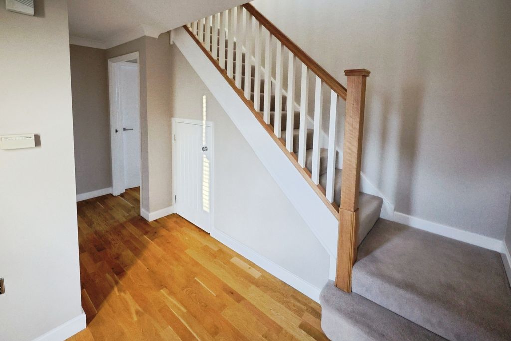 Property photo 2 of 20 Pbox-Img.Jpg