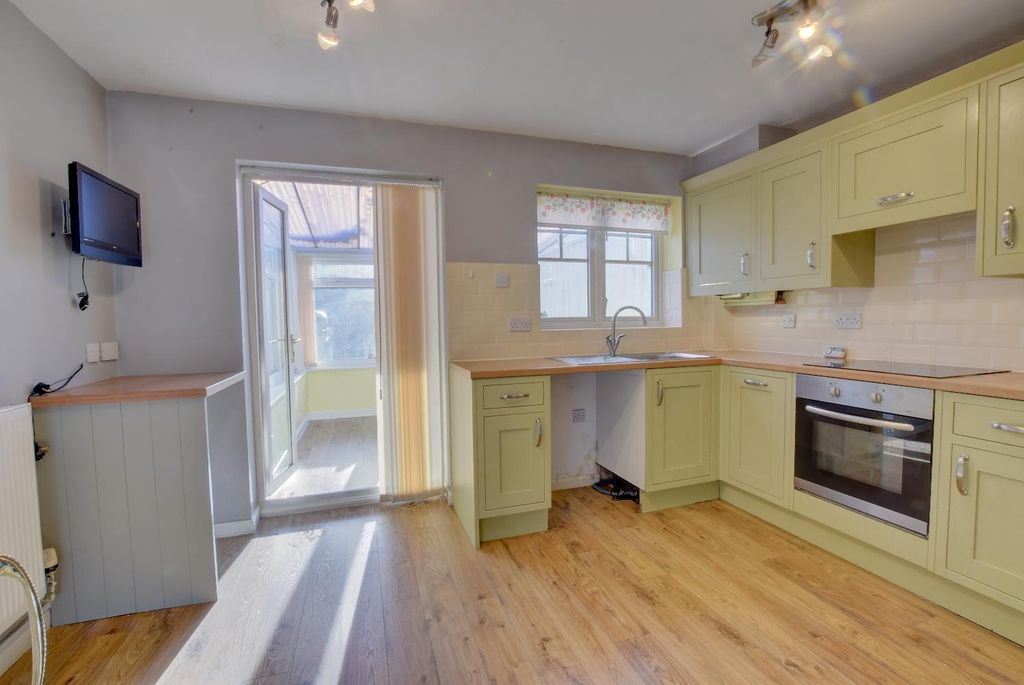 Property photo 1 of 8 Kitchen Pic.Jpg