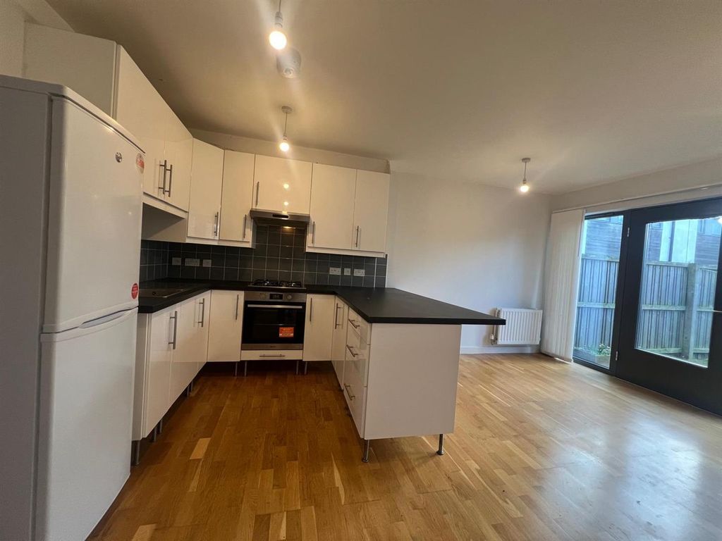 Property photo 2 of 10 Livingroom:Kitchen....Jpg