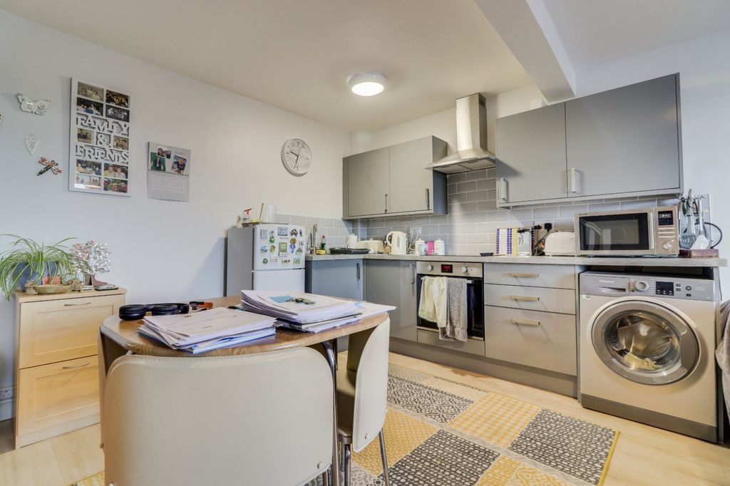 Property photo 3 of 7 Picture No. 22