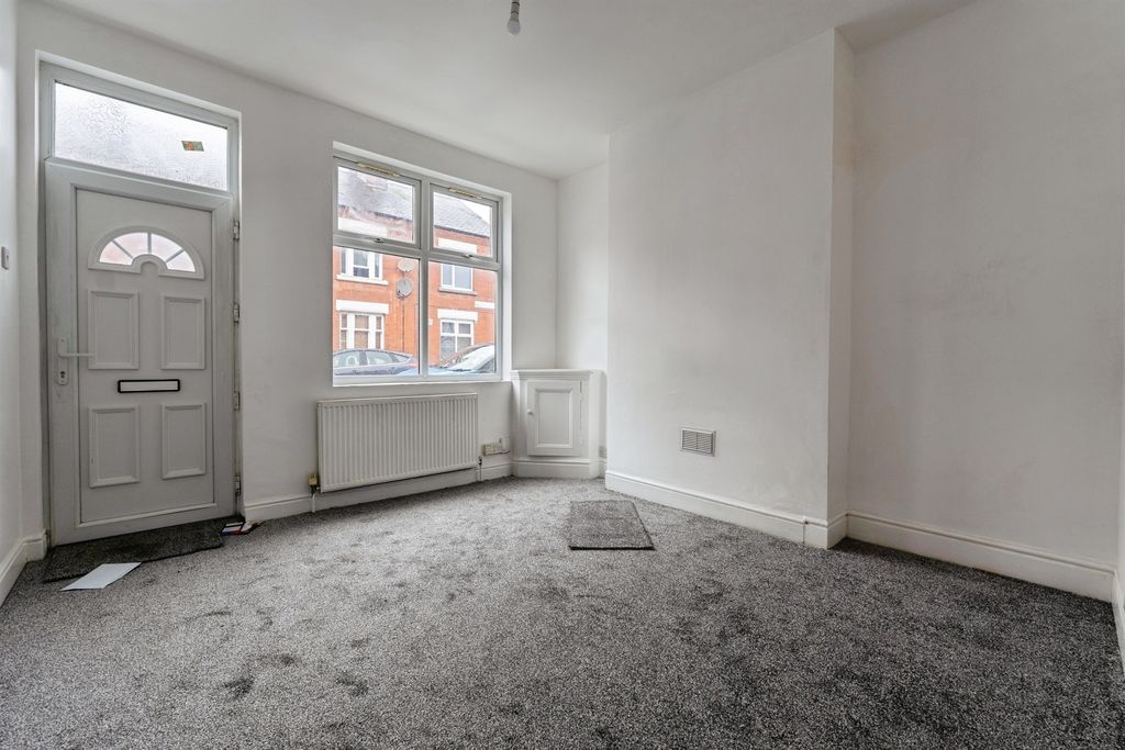 Property photo 2 of 16 Image