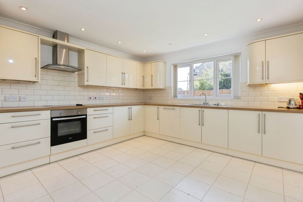 Property photo 3 of 21 Pbox-Img.Jpg
