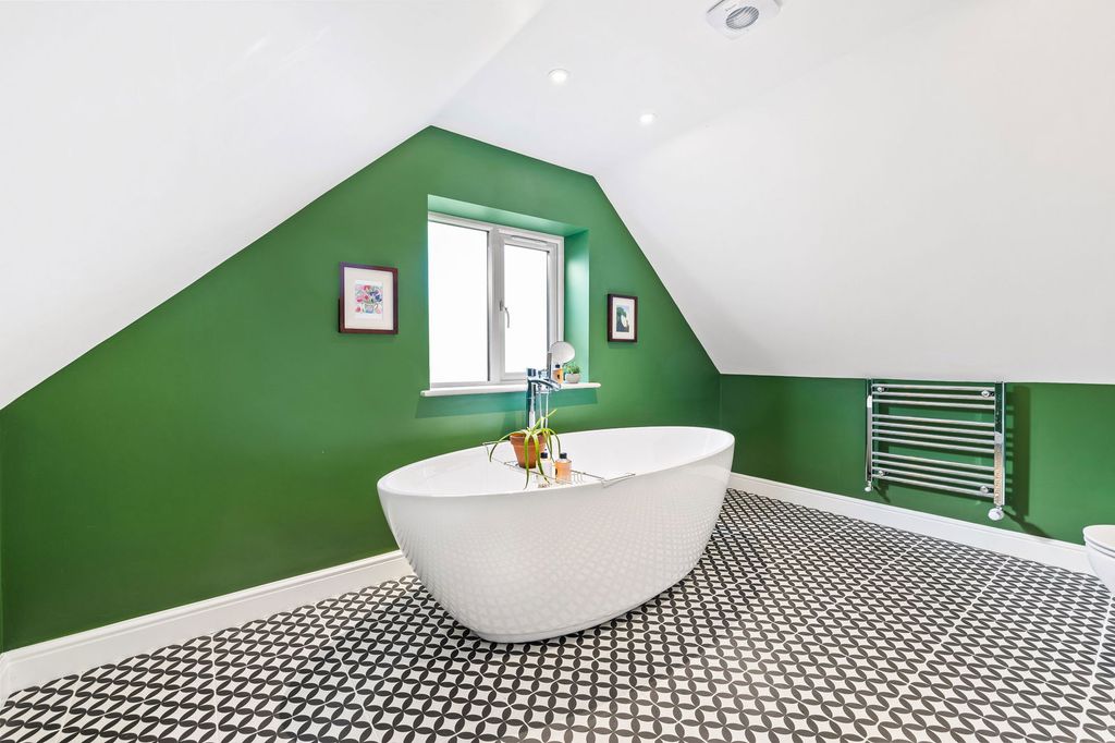 Additional image 19 of 5 bed detached house for saleSaxbys Lane, Lingfield RH7