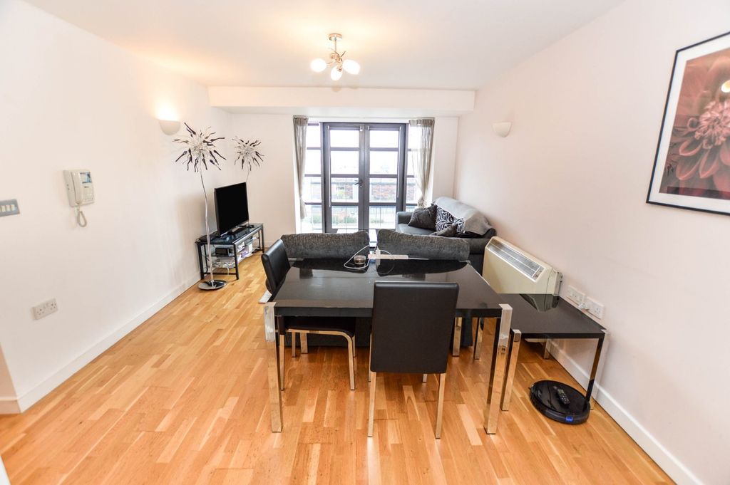 Property photo 2 of 15 Picture No. 04