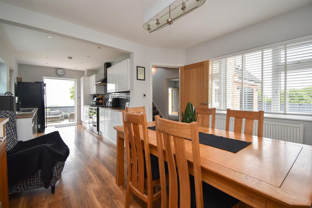 Property photo 2 of 27 Dining Area/Kitchen