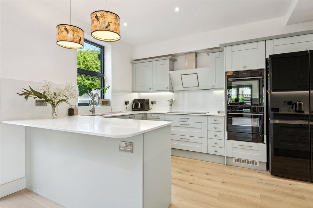 Property photo 3 of 21 Dining Room/Kitchen
