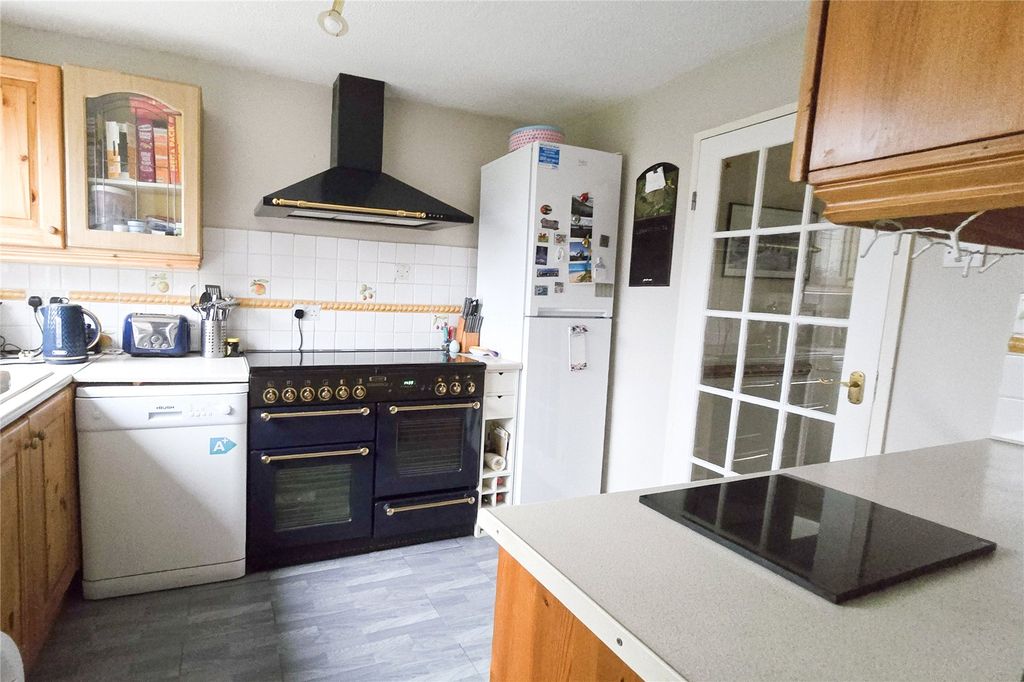 Property photo 3 of 15 Kitchen