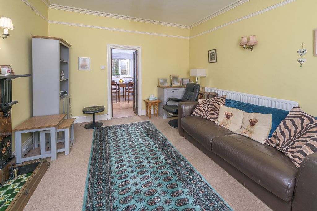 Property photo 3 of 25 Photo 8