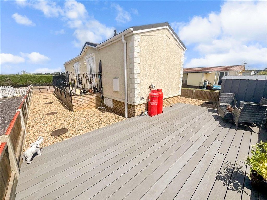 Property photo 1 of 8 Rear