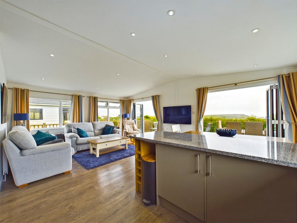 Property photo 3 of 13 3380595