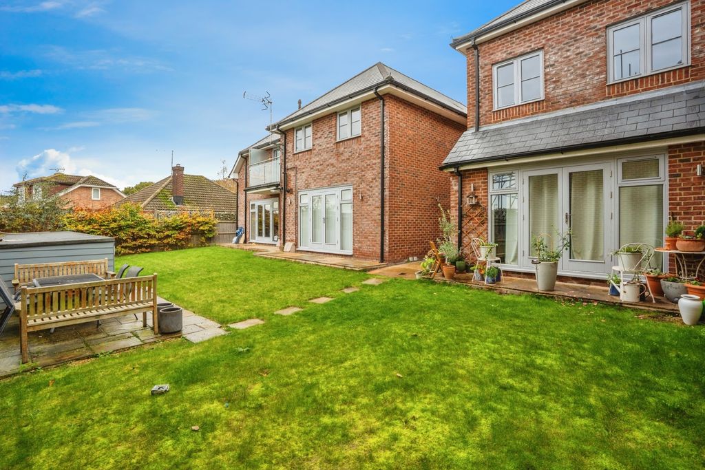 Property photo 2 of 17 Photo