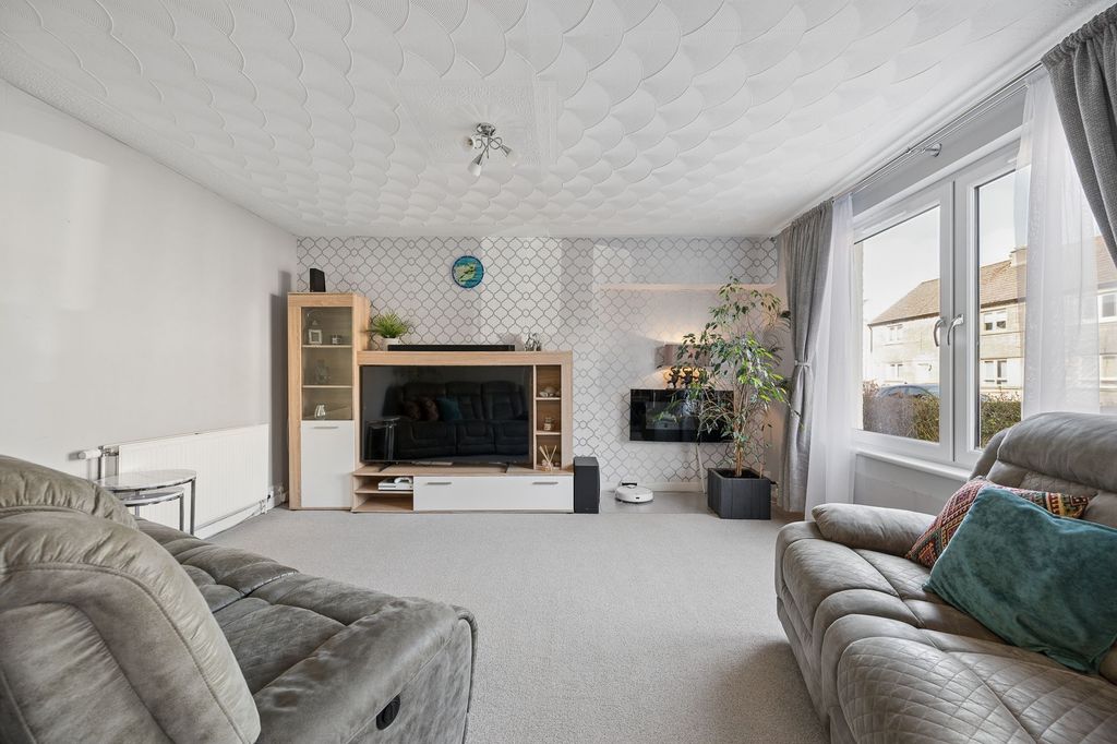 Property photo 2 of 29 Lounge