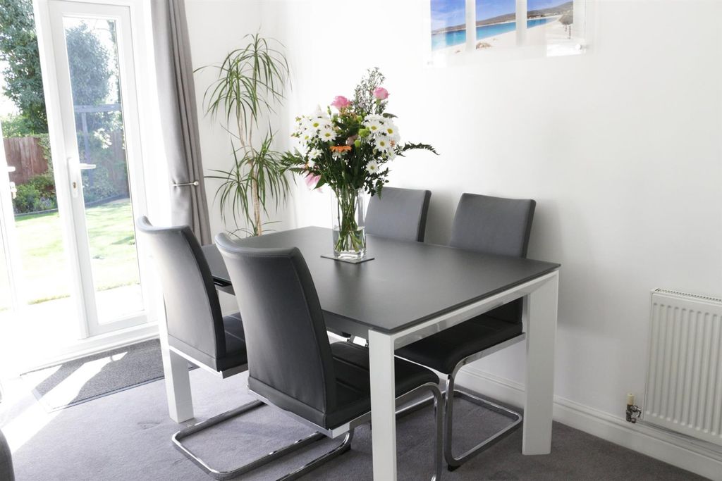 Property photo 3 of 15 Living / Dining Area