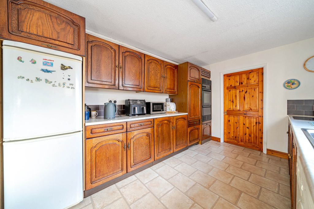 Property photo 3 of 11 Picture No. 38