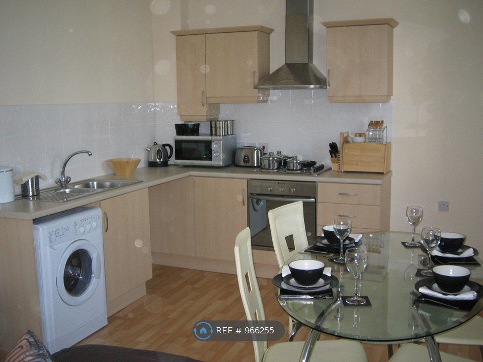 Property photo 3 of 8 Kitchen