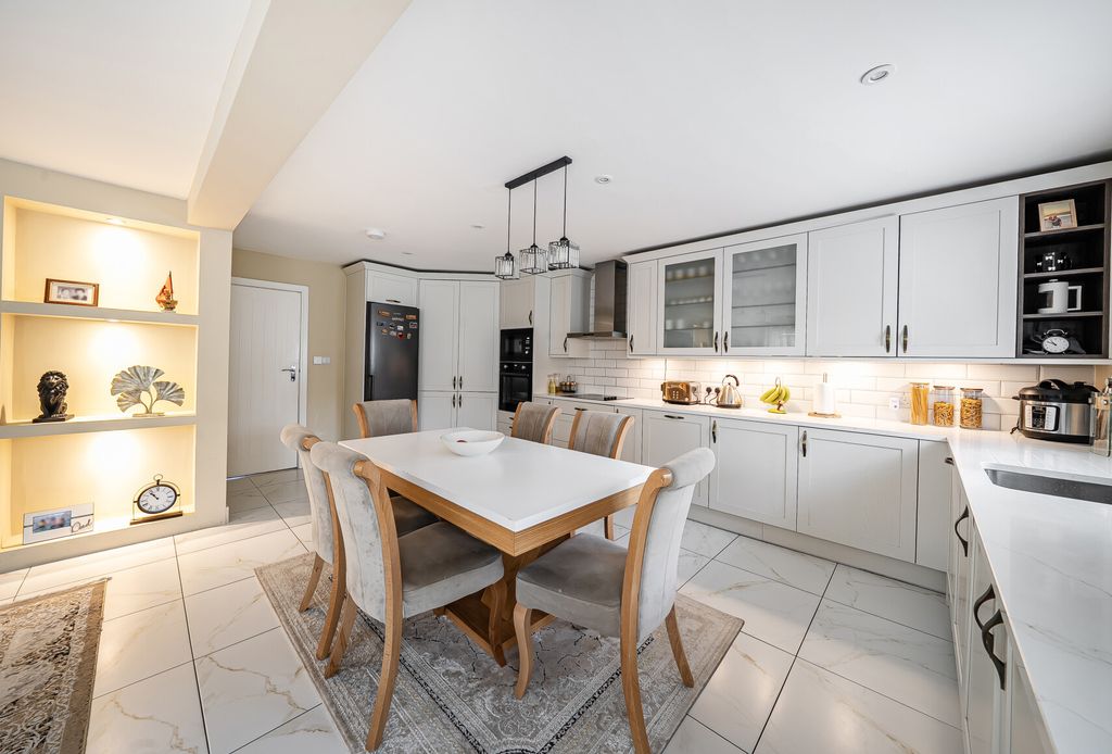 Property photo 2 of 11 1473015-24-6A2A8F...