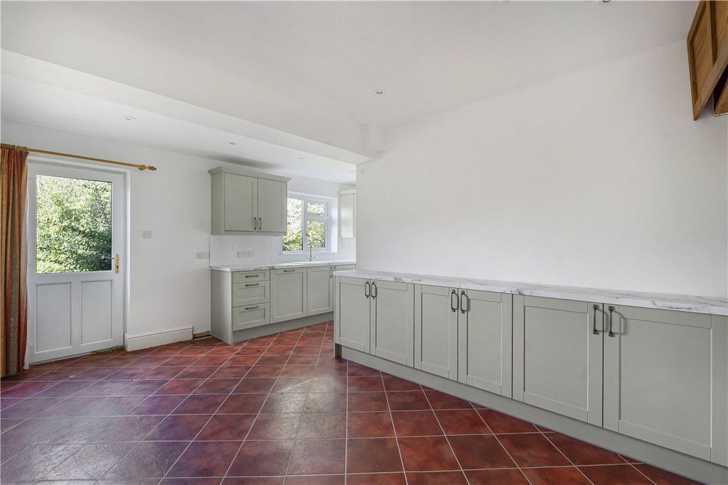 Property photo 2 of 20 Kitchen