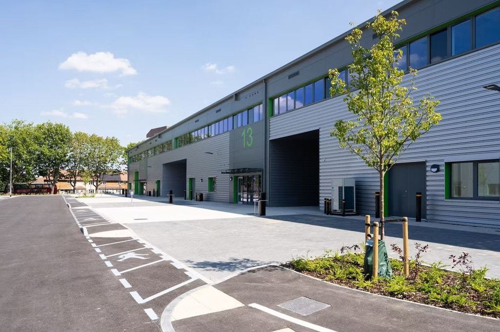 Property photo 3 of 10 Dagenham  Dagenham Logistics Hub 13.Jpg