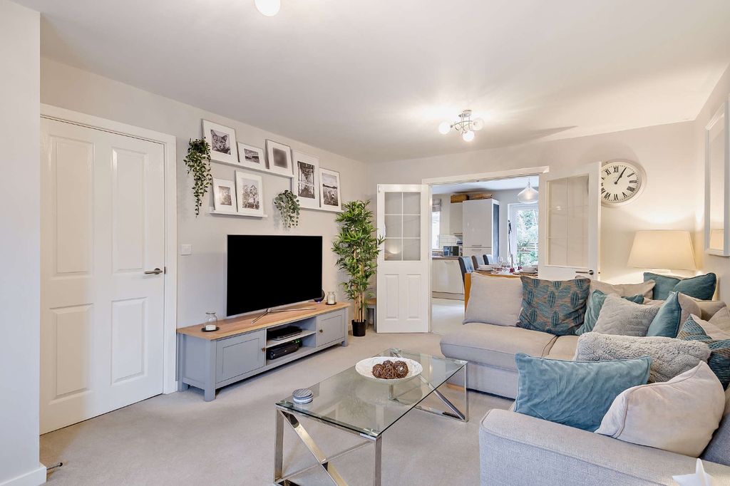 Property photo 2 of 25 4637362