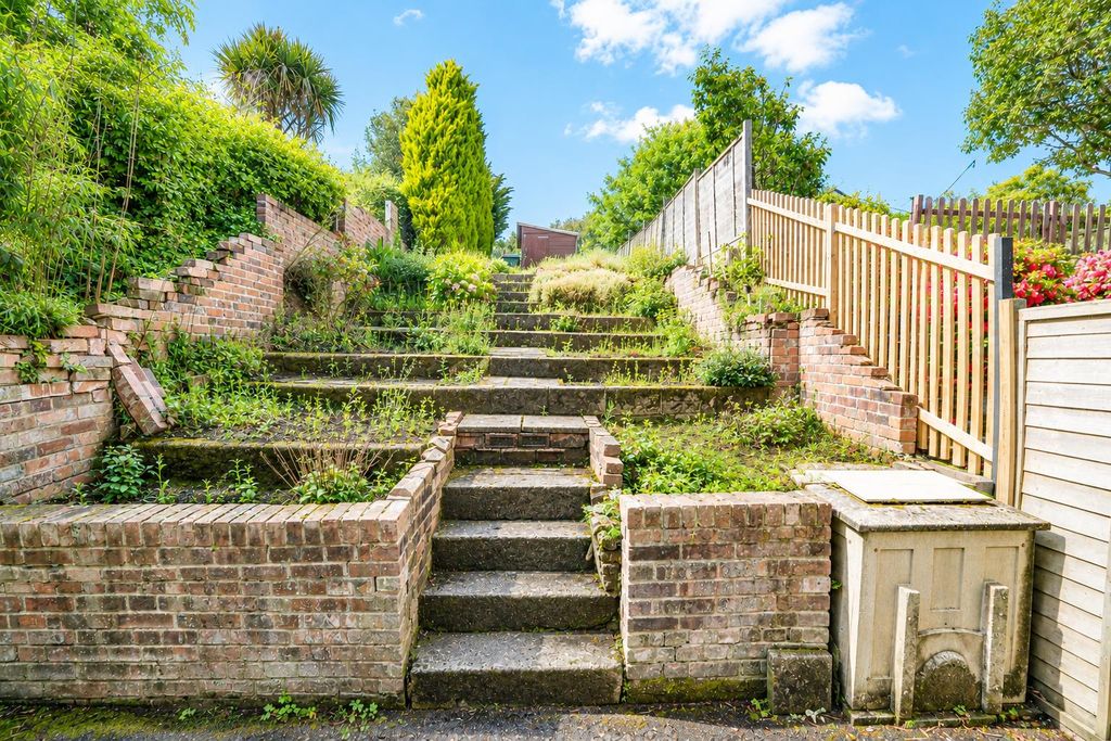 Property photo 2 of 14 B015945B-8Ae6-4Ec9-8c2d-34Dee1B95923.Png