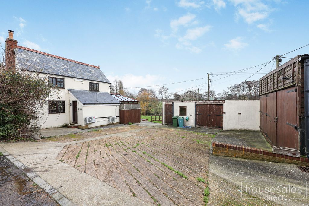 Property photo 2 of 21