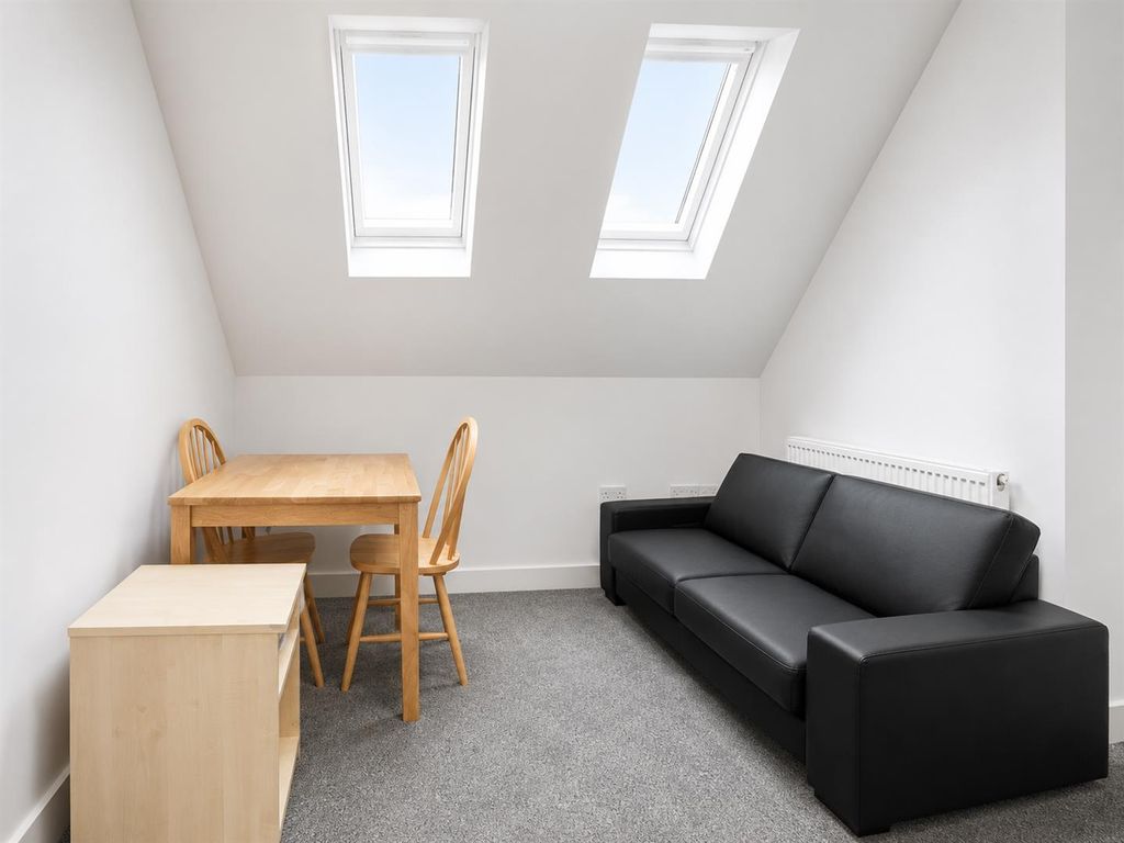 Property photo 3 of 6 Coopers Estate Agents