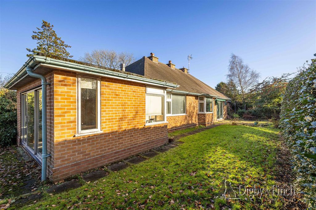 Property photo 1 of 23 Side Garden