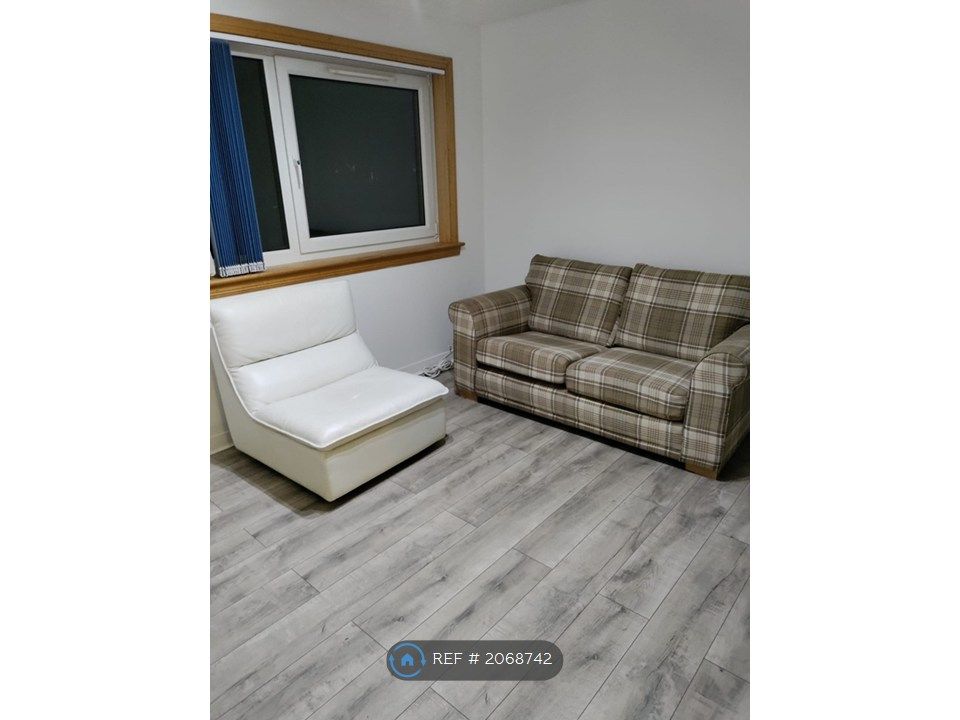 Property photo 3 of 27